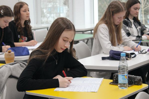 Открыт конкурсный отбор на дополнительные образовательные программы Центра «Интеллект» в 2026 году